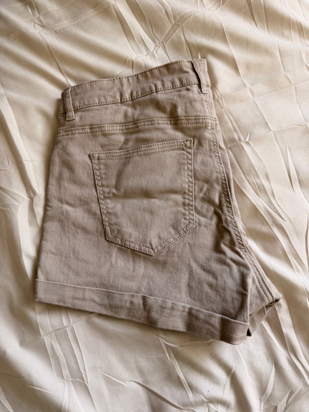 H&M Beige High-Rise Shorts ✨🤍
